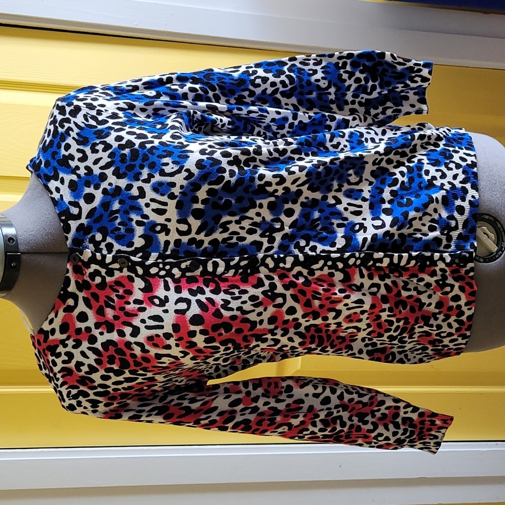 NWT Joseph A button front animal print sweater sz M